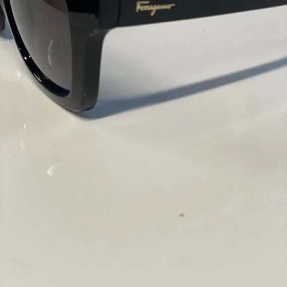 Ferragamo 53mm Black Square oversized Sunglasses​​​​​ FERRAGAMO 53mm Oversized Sunglasses | Nordstromrack main image 2